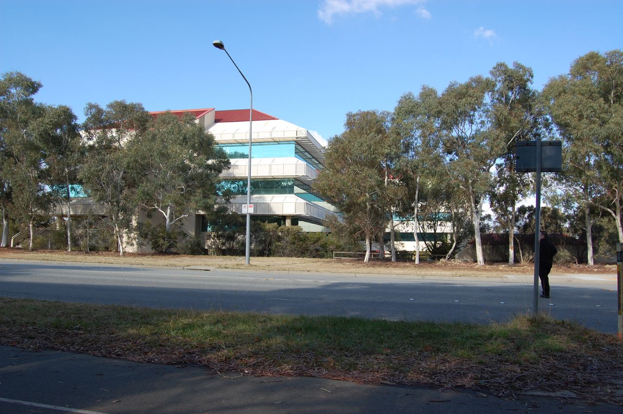File:2008-05-28 manning clark building ibm tuggeranong.jpg
