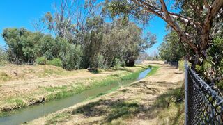 No sign as to the name of this creek.