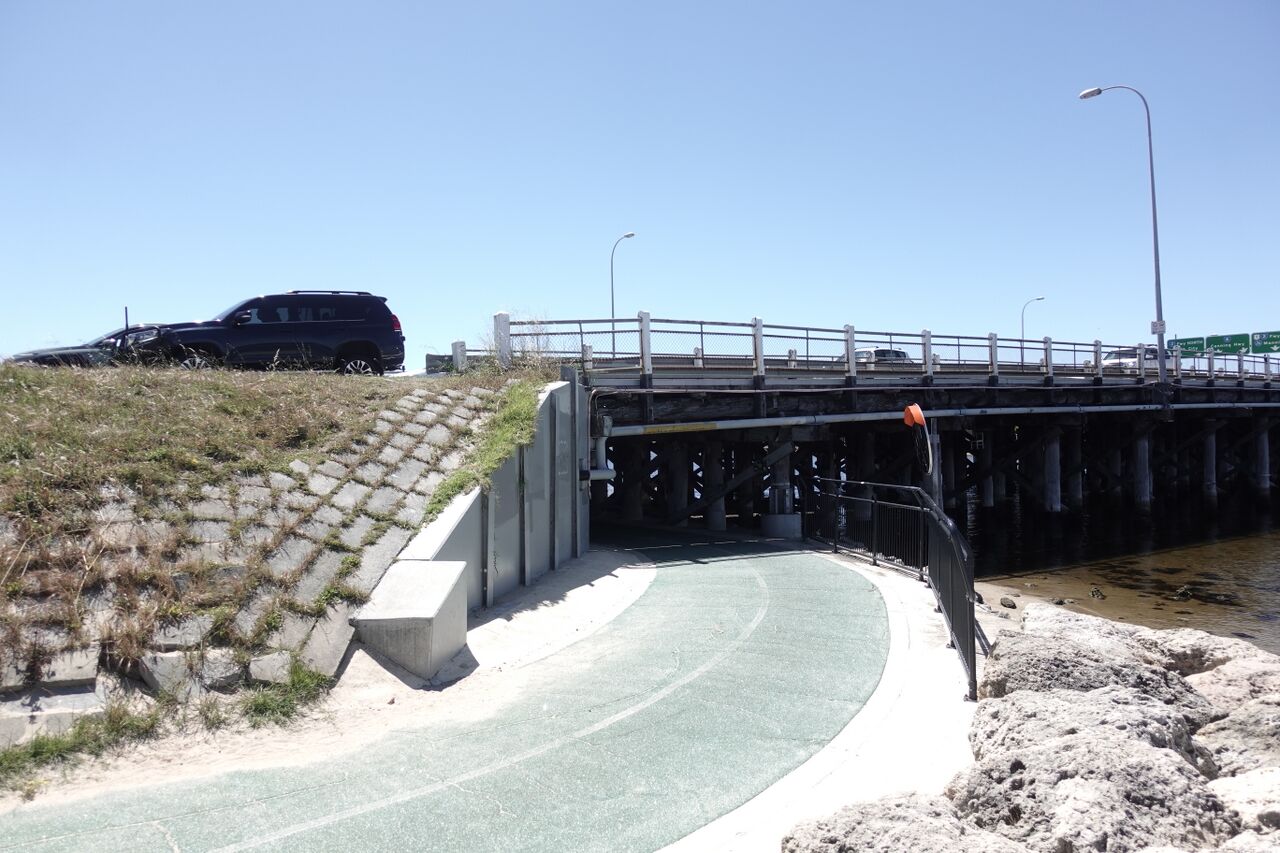 File:2026-10-13 Canning Bridge 002.JPG