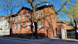 Weatherboard building in Tallinn (not many timber buildings it seems)