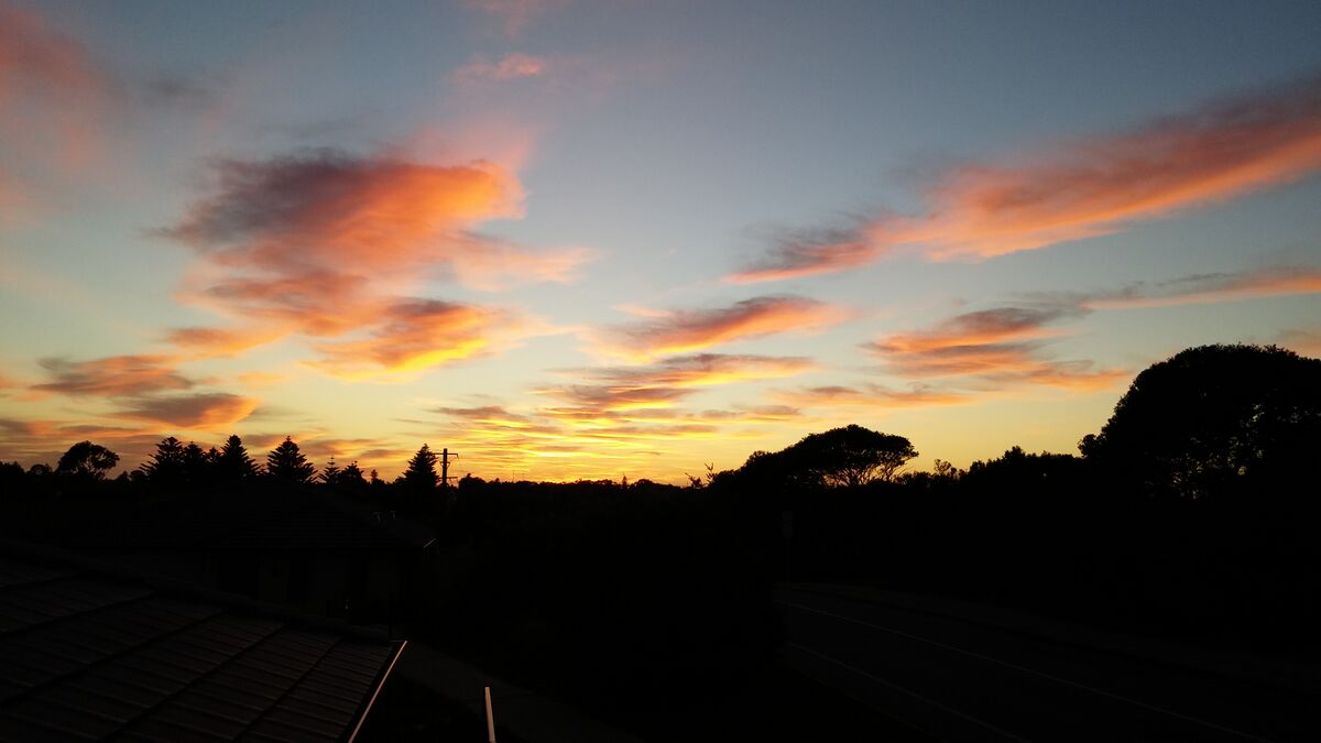 File:Sunrise 2018-09-28 44957133431.jpg