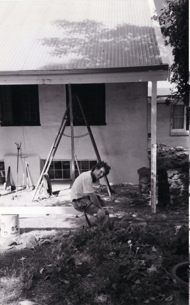 File:P13897 New verandah post.jpg