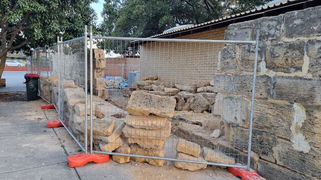 Deconstructed wall